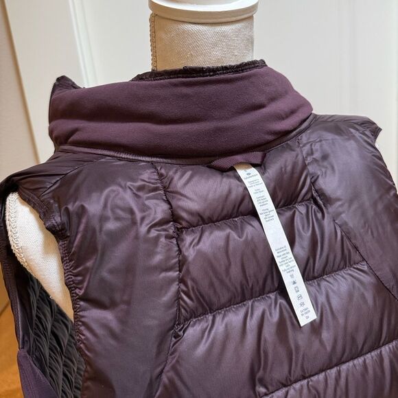 Lululemon Down For A Run Vest II Black Cherry Size 8 EUC - Picture 11 of 17